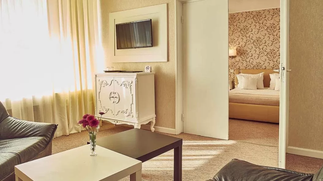 Revelion 2026 Ani de Liceu Drobeta Turnu Severin Hotel Continental Drobeta Turnu Severin