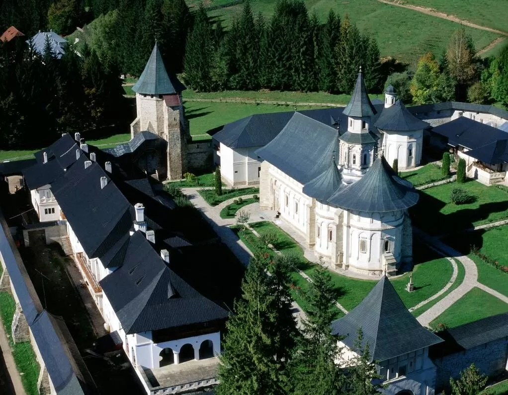 Sarbatori de Pasti 2024 Bucovina Putna Pensiunea Musatinii