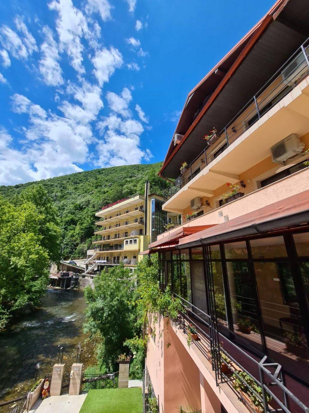 Recuperare si Tratament Balnear 2023 Herculane Hotel Holiday Maria