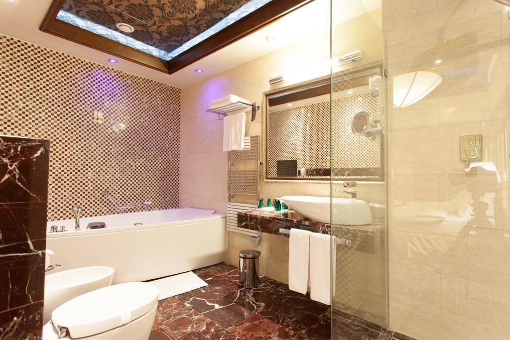 Cazare 2021 Bistrita – Hotel Metropolis*****