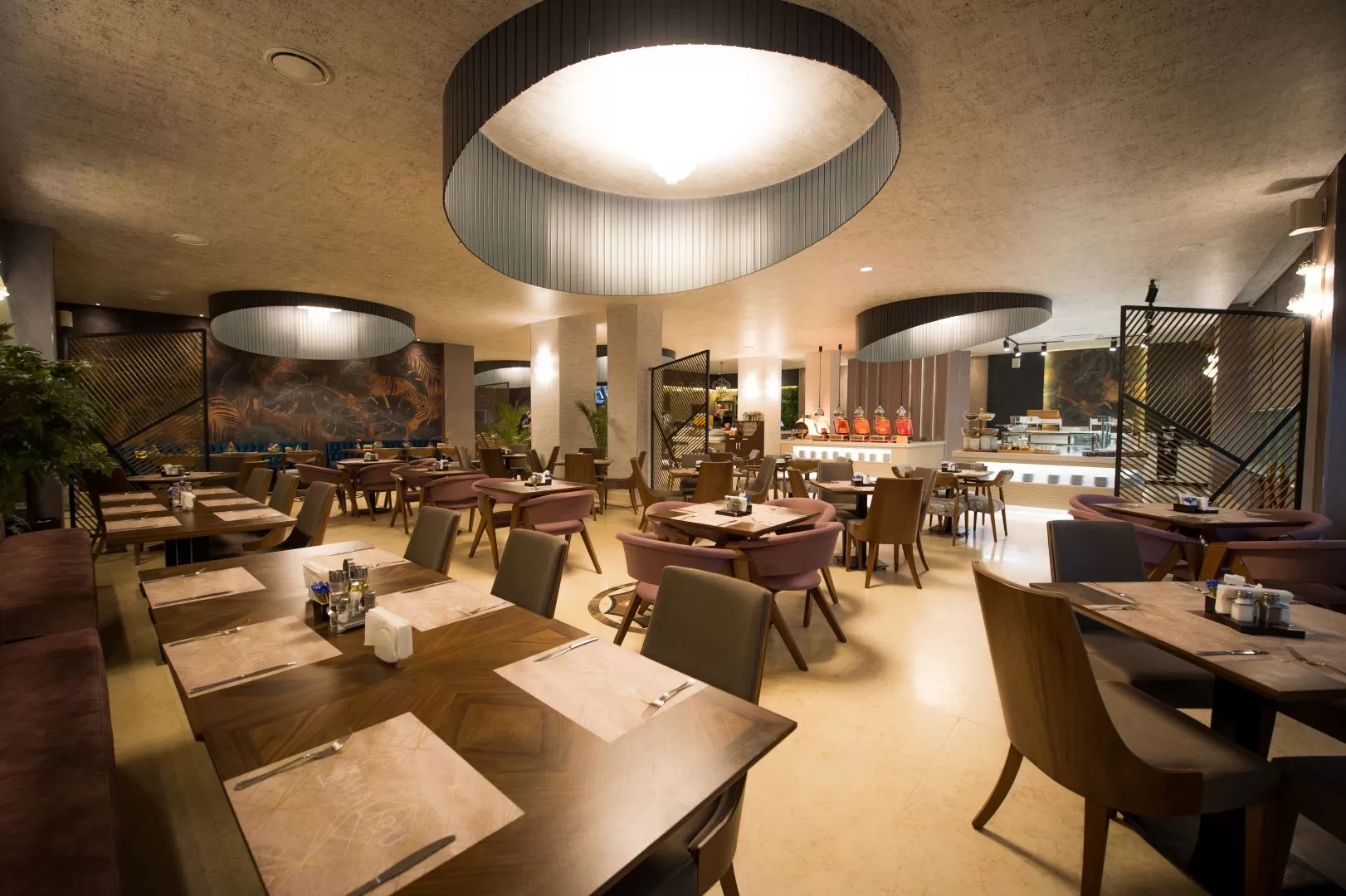 Ziua Internationala a Muncii 2025 Mamaia Hotel Malibu****
