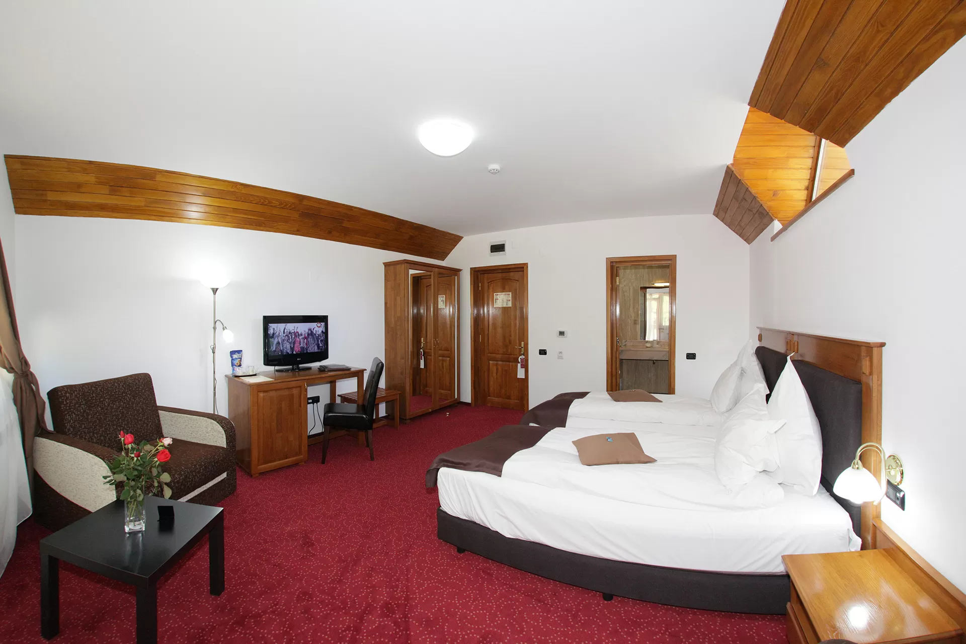 Vacanta la Munte 2023 Sinaia Hotel Cumpatu****