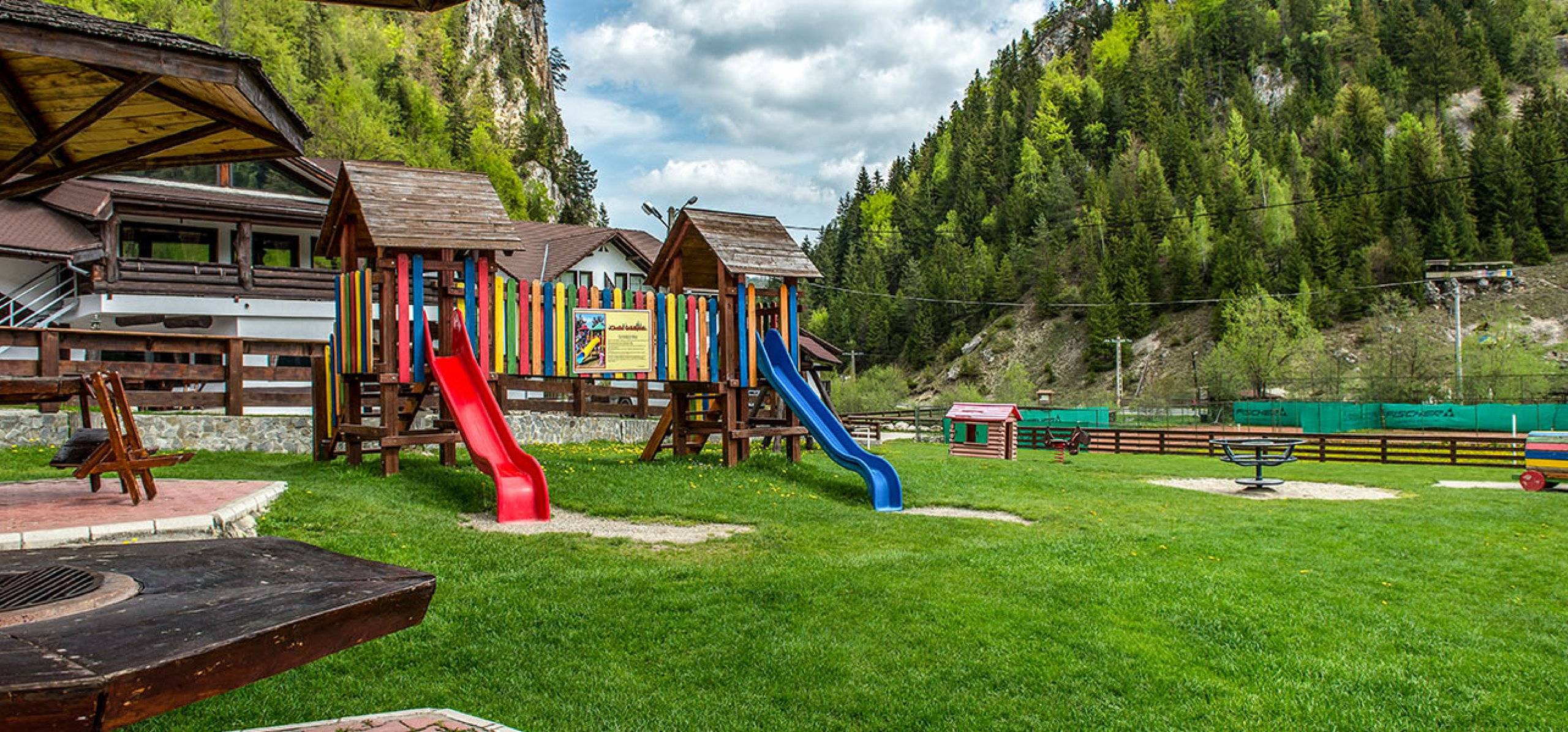 Vacanta la munte 2022 Cheile Gradistei Resort Moieciu***