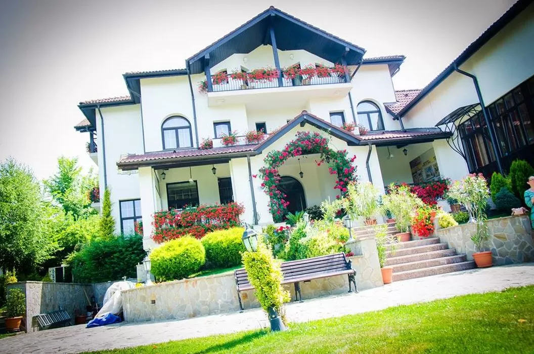 Sarbatori de Pasti 2025 Curtea de Arges Pensiunea Casa Domneasca****