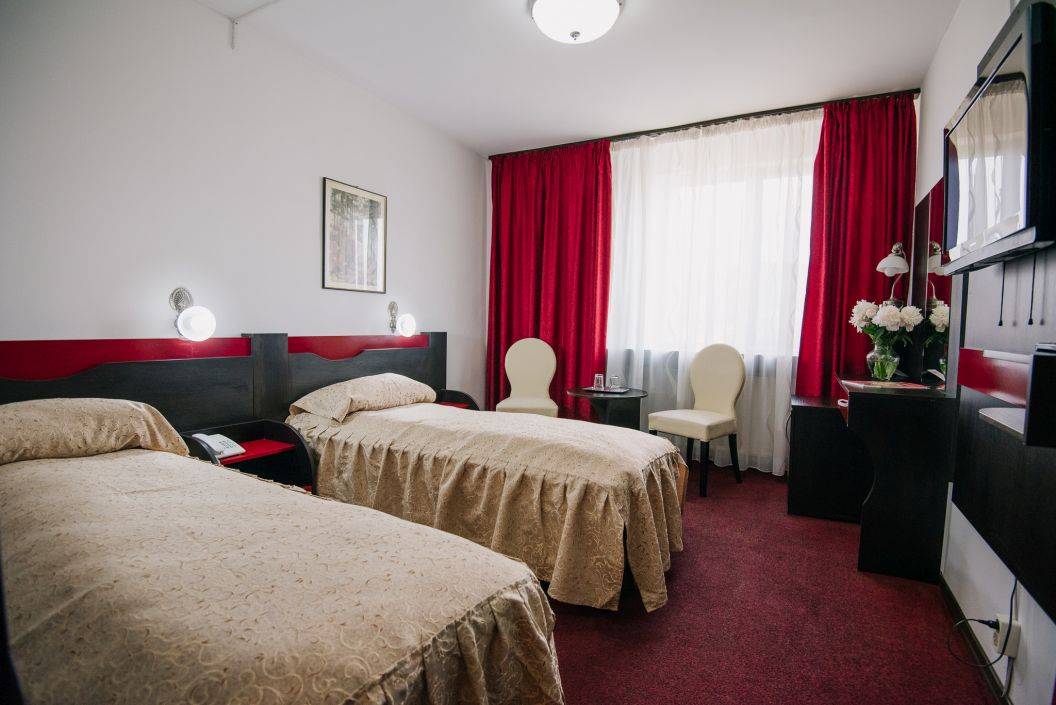 Floriile 2023 Covasna Complex Balnear Covasna*** 