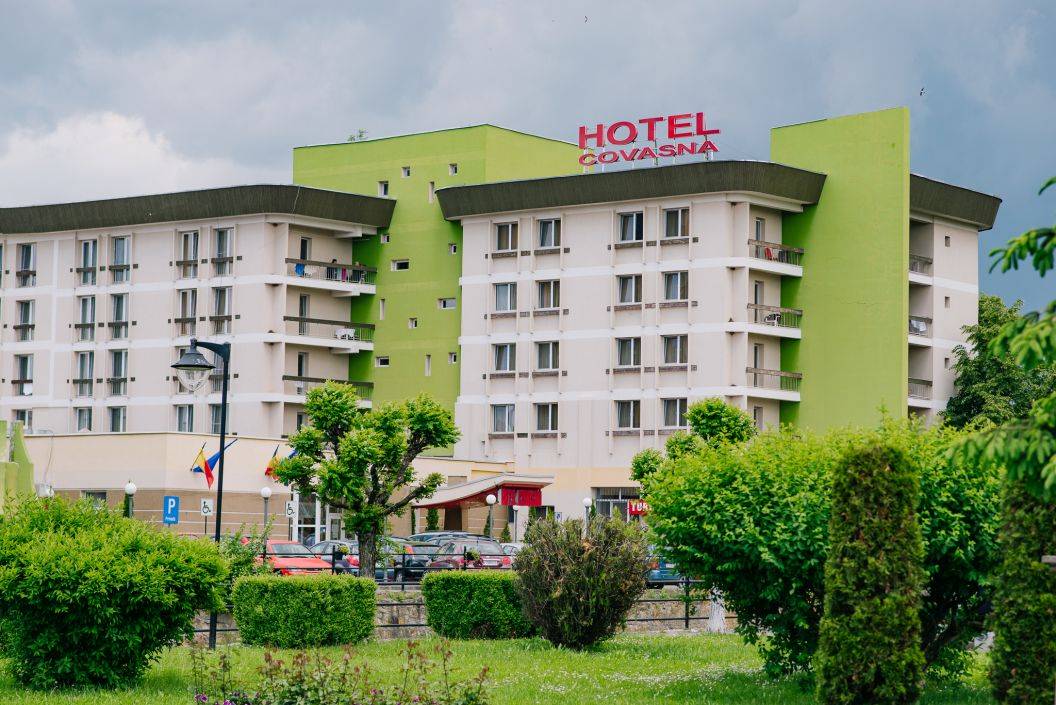 Floriile 2023 Covasna Complex Balnear Covasna*** 