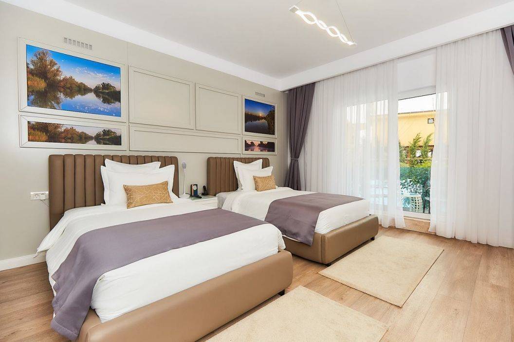 Pasti 2022 Delta Dunarii Crisan Lebada Luxury Resort SPA