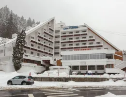 Tradiție, relaxare și magie: Pășește în 2027 din inima naturii, la Hotel Tușnad