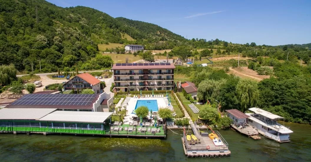 Vacanta 2026 in Clisura Dunarii Eselnita Pensiunea Danubia