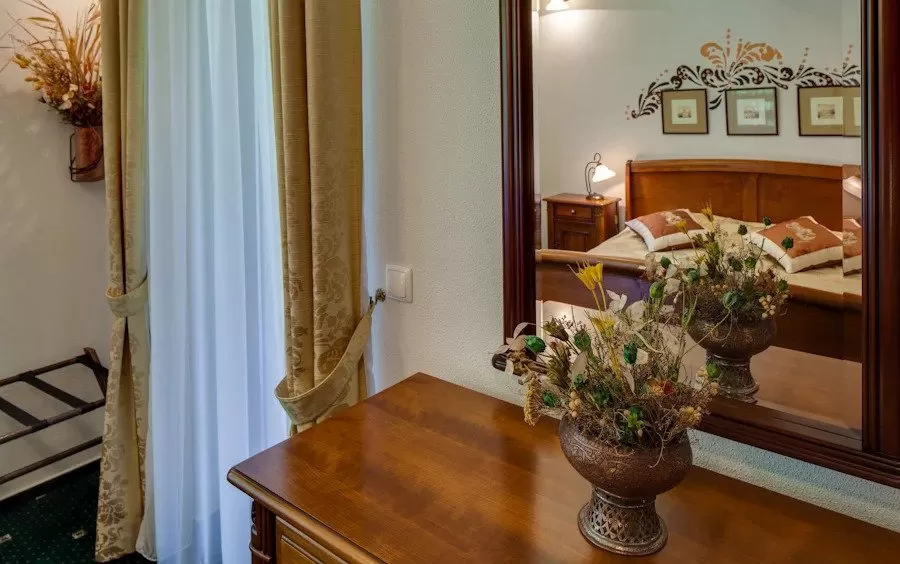 Sarbatori de Pasti 2024 Sinaia Hotel Regal 1880*** 