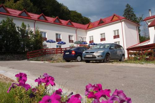O Saptamana la Munte 2023 Calimanesti Caciulata Hotel Domnitei***