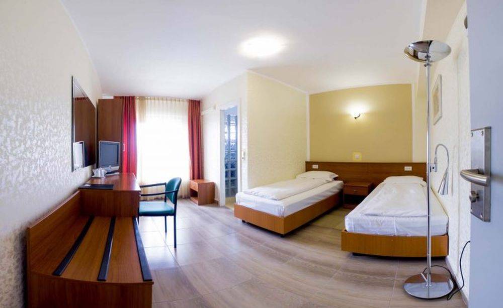 Cazare 2023 Maramures Baia Mare Hotel Seneca*** 