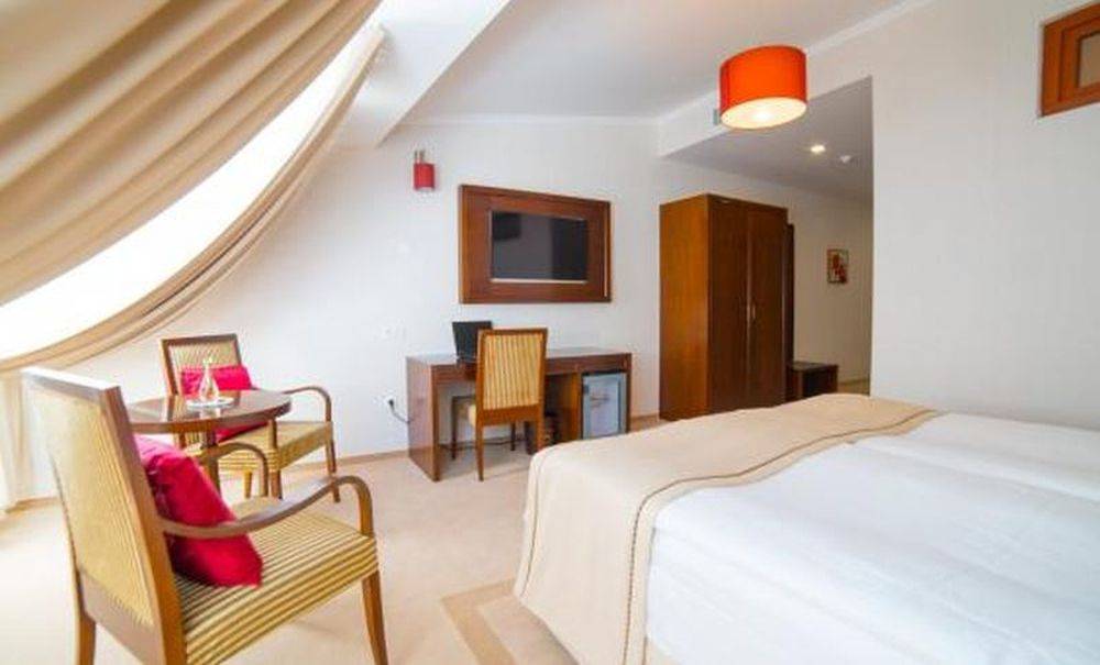 Cazare 2024 Bucuresti Hotel Concorde Old Bucharest****