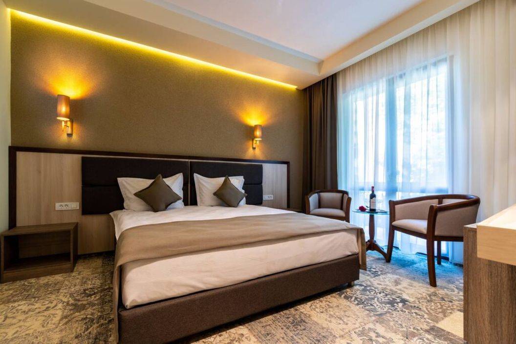 Revelion 2023 pe Valea Oltului Caciulata Hotel Izvoare****