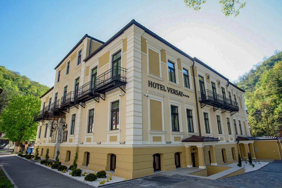 Sejur Munte 2023 Baile Herculane Hotel VERSAY