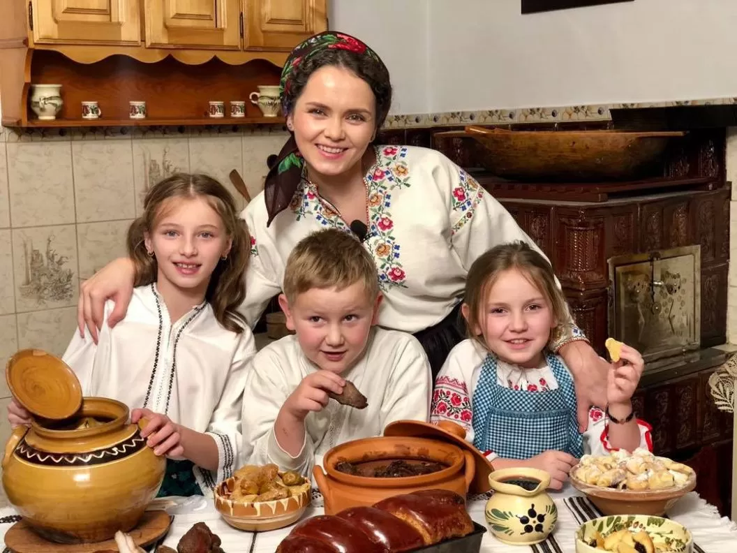 Ziua Internationala a Copilului in Bucovina Vama Pensiunea La Bucovineanca****