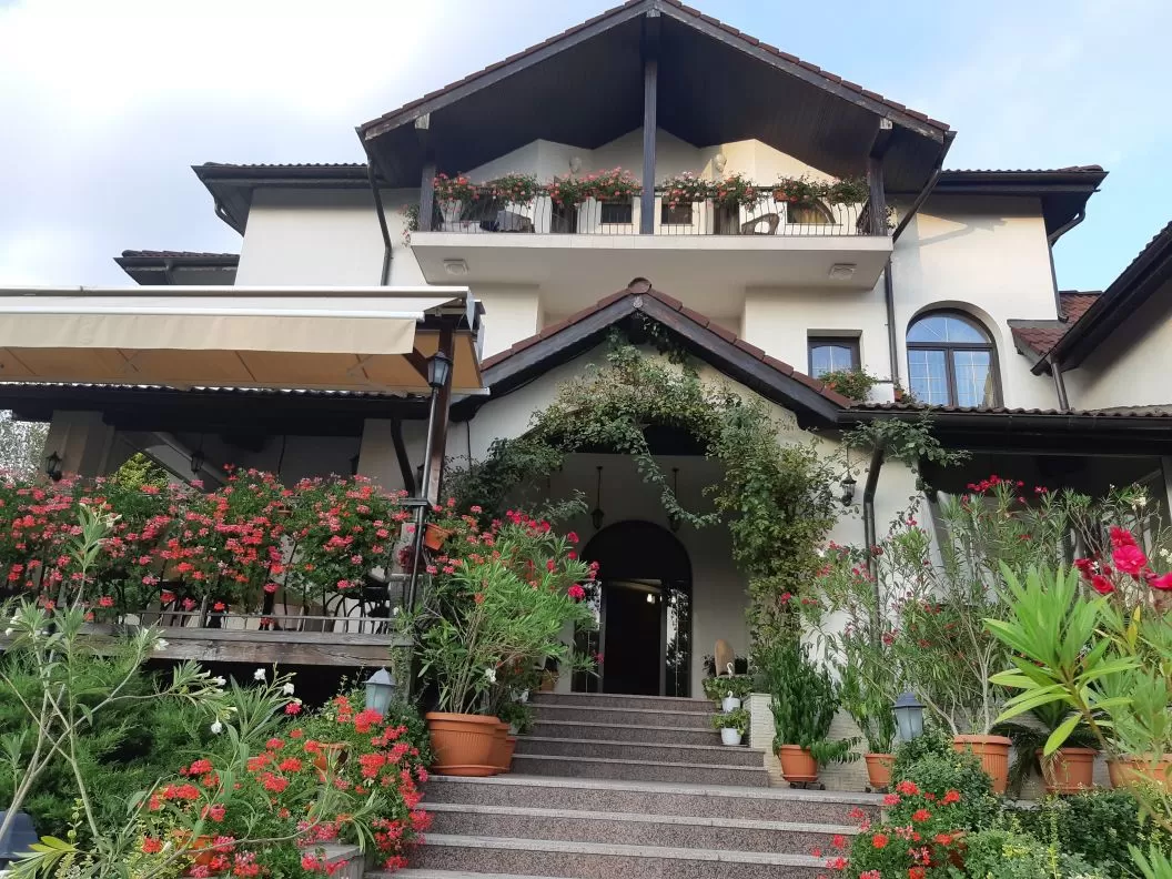 Sarbatori de Pasti 2025 Curtea de Arges Pensiunea Casa Domneasca****