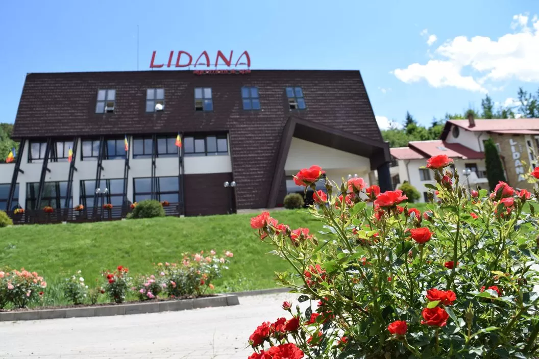 Sarbatori de Craciun 2024 Bucovina Frasin Complex Turistic Lidana