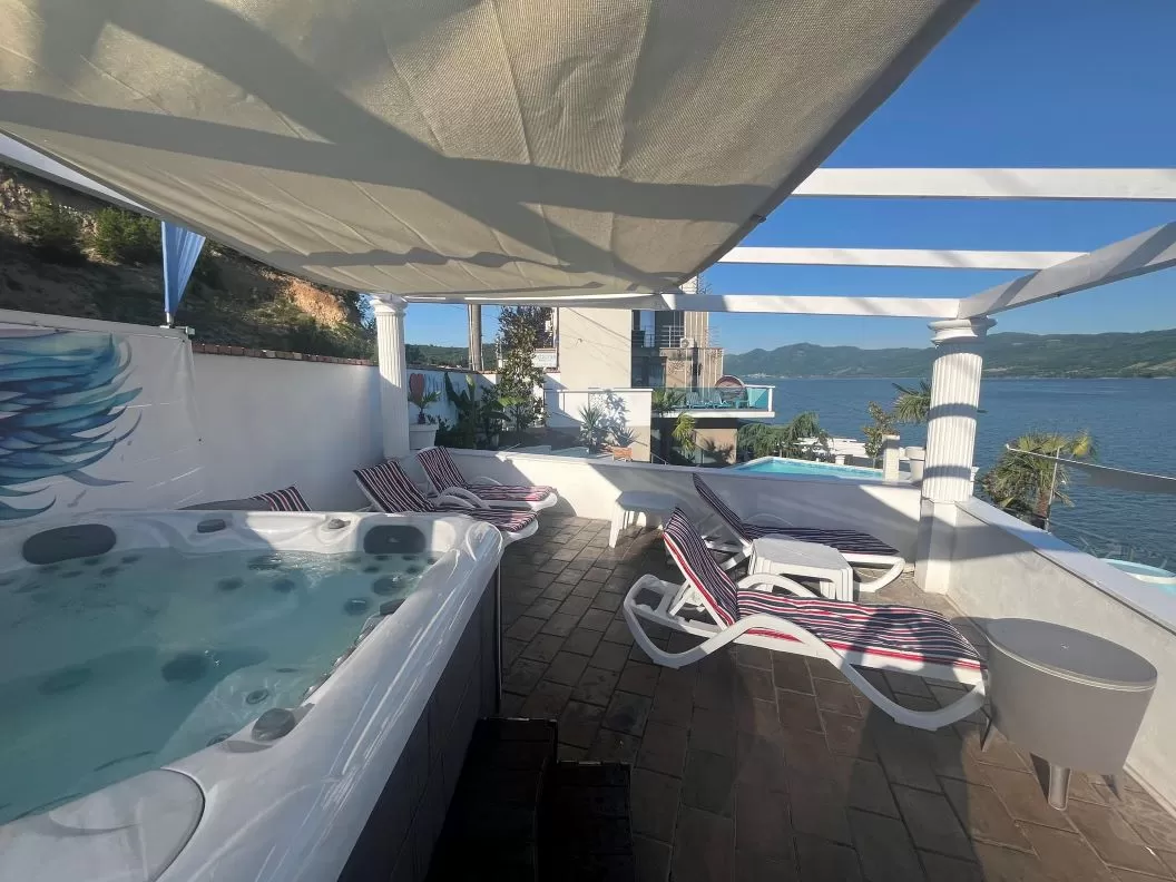 Sarbatori de Pasti 2026 in Clisura Dunarii Eselnita Riviera 990 Resort & Restaurant