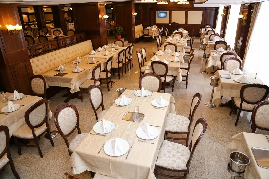 Sarbatori de Pasti 2025 Predeal Hotel Carmen 