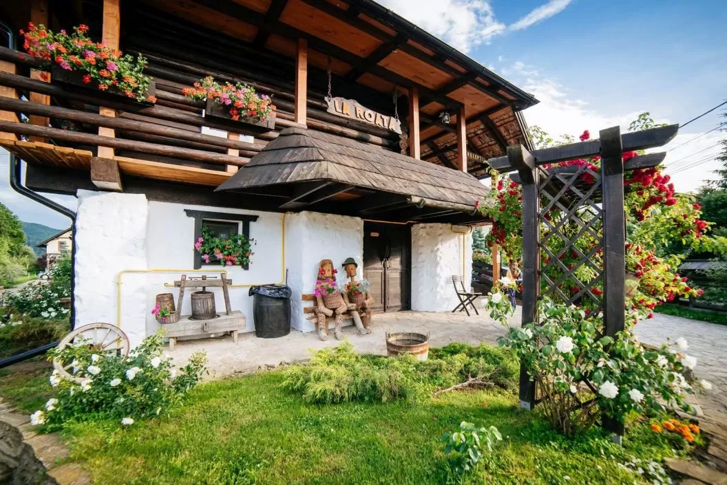 Vacanta in Bucovina 2025 Gura Humorului Pensiunea La Roata
