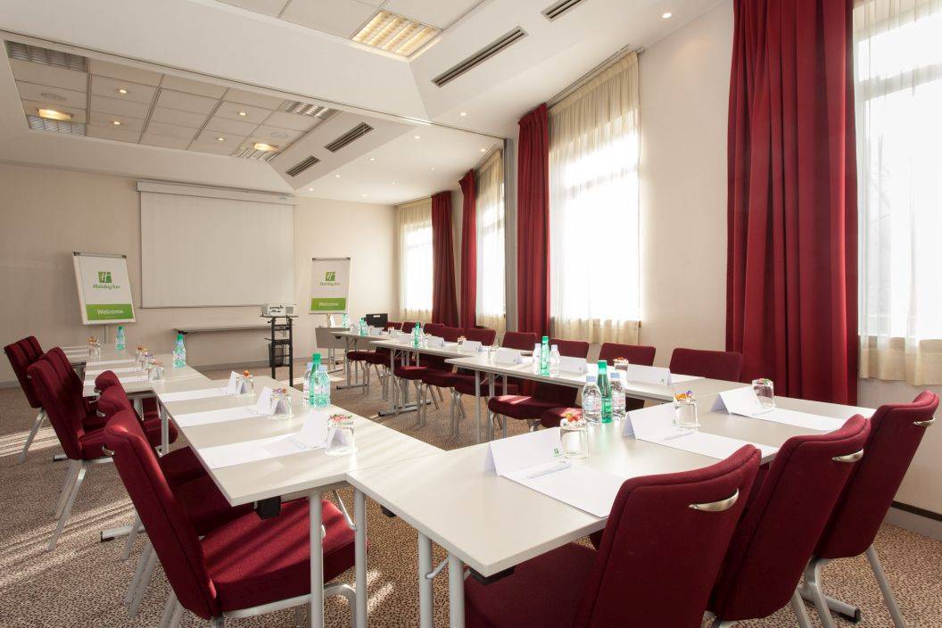 Cazare 2020 in Noisy-le-Grand - Hotel Holiday Inn Paris Marne la Vallee***