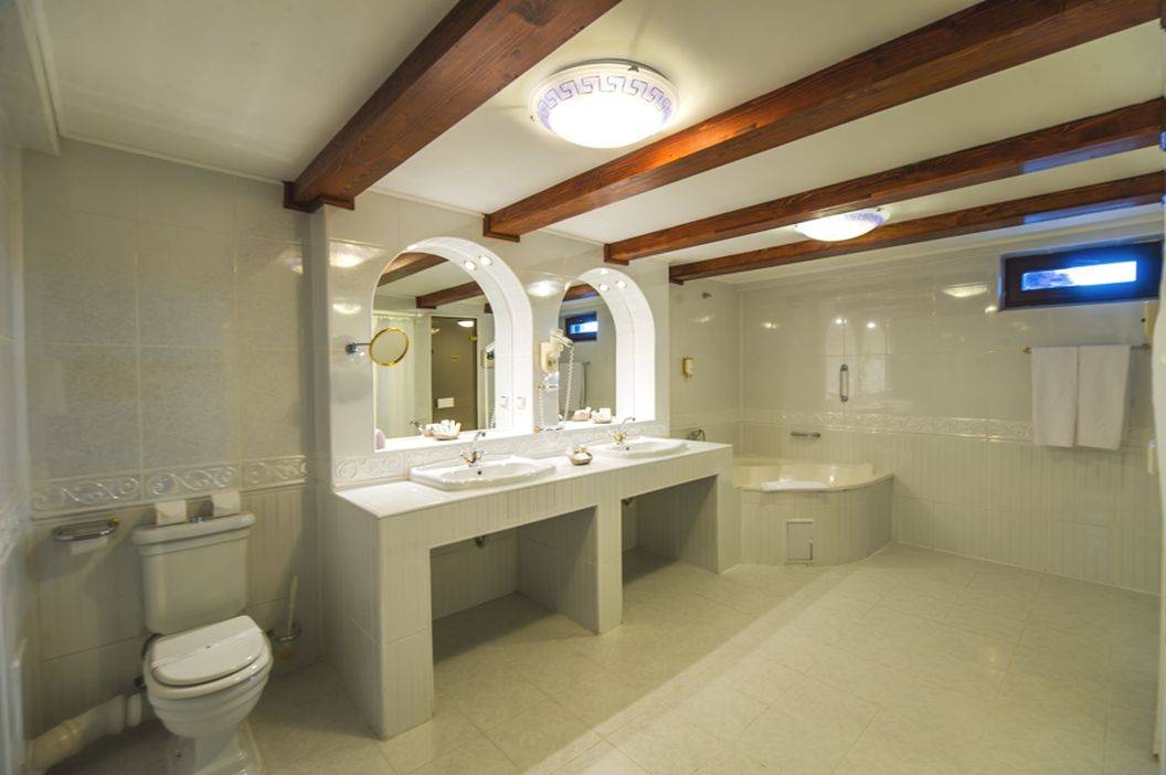 Craciunul 2022 in Poiana Brasov Hotel Aurelius Imparatul Romanilor*****