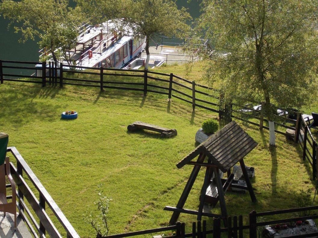 Sarbatori de Pasti 2025 Transfagarasan Complex turistic Cabana Cumpana**