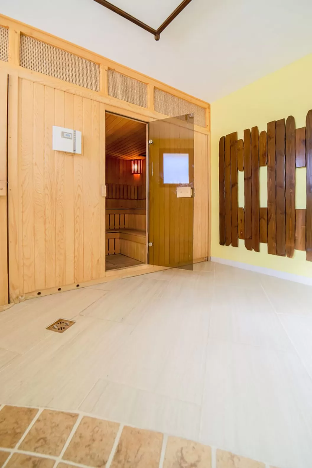 Vacanta schi 2023-2024 in Muntii Sureanu Hotel Resort Sfantul Petru****