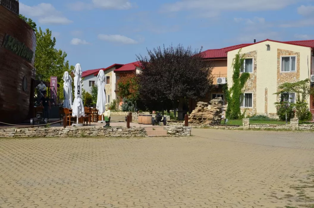Litoral 2022 Mamaia Nord Club de vacanta Corabia Piratilor***