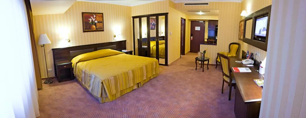 Cazare Bucuresti Ramada Hotel & Suites by Wyndham Bucharest North****