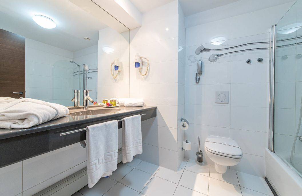 Cazare 2023 Bucuresti Hotel Parliament****