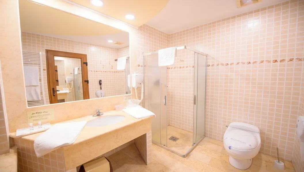 Sejur litoral 2026 Mamaia Hotel La Scoica Land