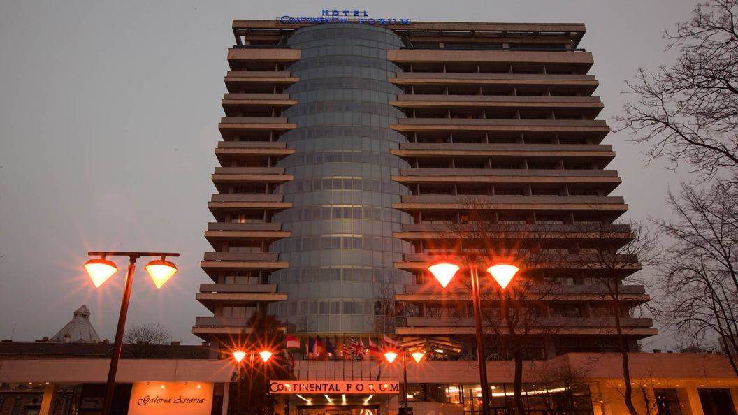Cazare 2023 Arad Hotel Continental Forum****