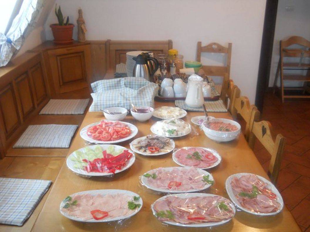 Sarbatori de Pasti 2025 Apuseni Arieseni Pensiunea Casa Motului