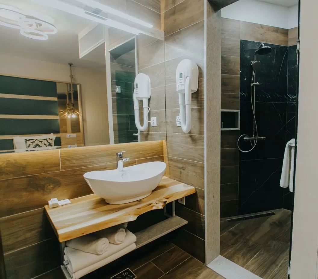 Vacanta in Maramures 2023 Baia Mare Firiza Complex Lostrita**** 