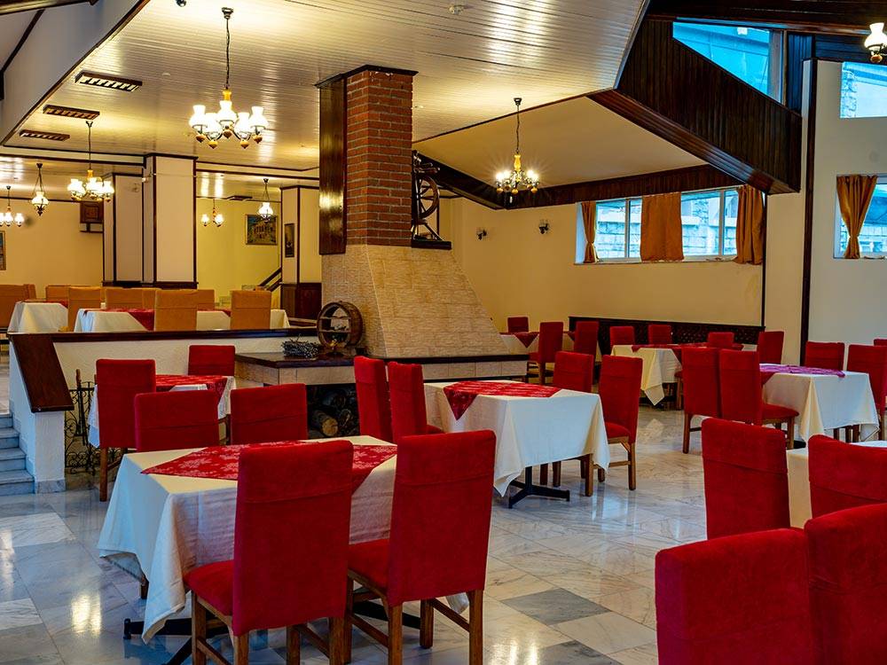 Revelion 2025 la Munte Predeal Hotel Belvedere