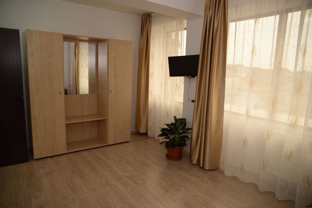 Cazare 2021 Targu Jiu Hotel Story***
