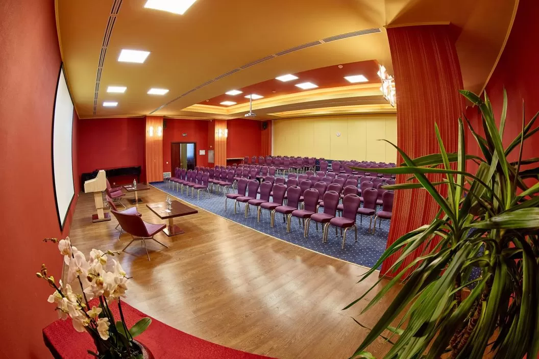 Cazare 2025 Piata Neamt Hotel Central Plaza