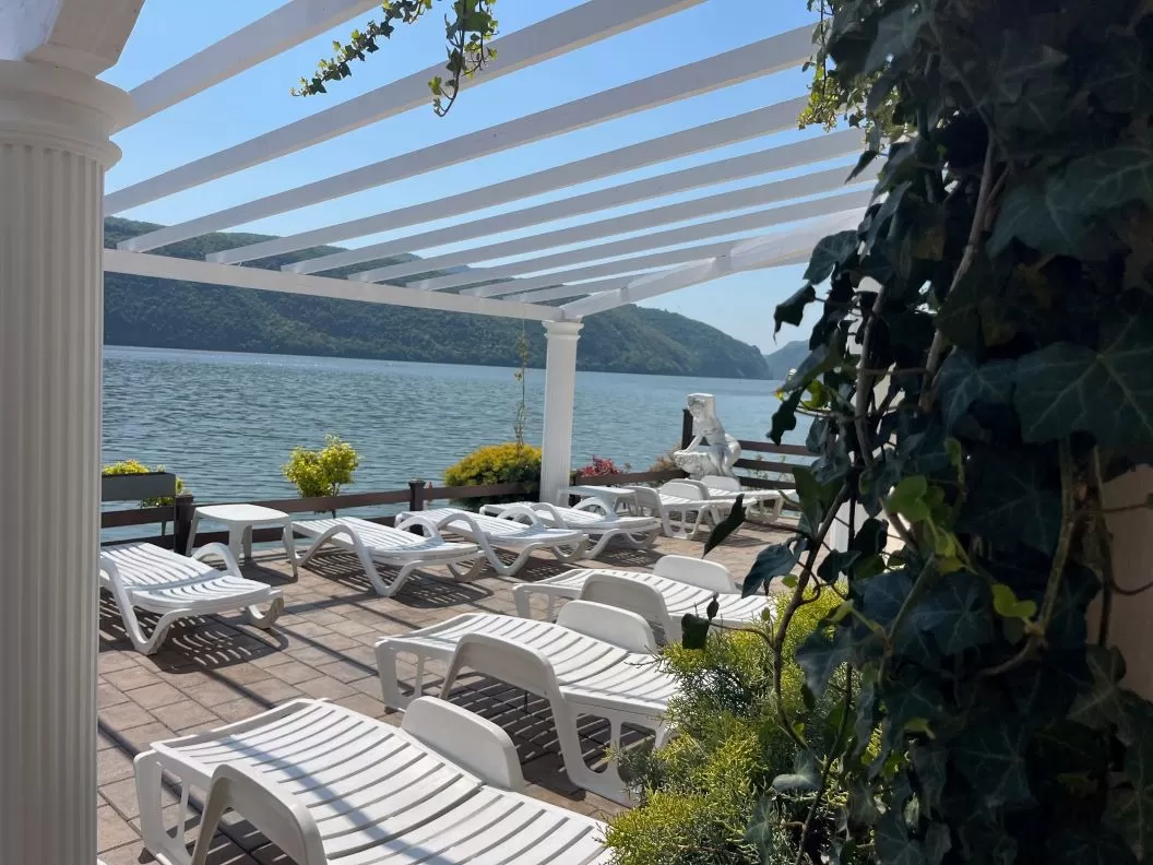 Sarbatori de Pasti 2026 in Clisura Dunarii Eselnita Riviera 990 Resort & Restaurant