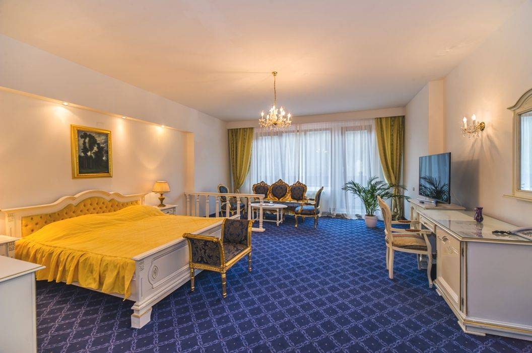 Craciunul 2022 in Poiana Brasov Hotel Aurelius Imparatul Romanilor*****