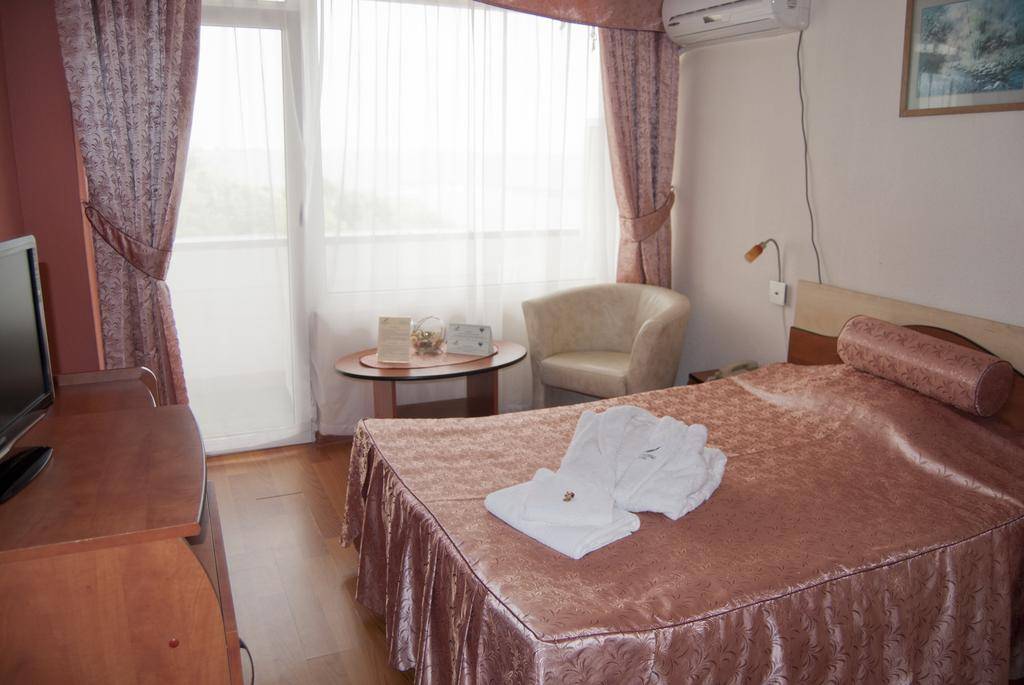 Sarbatori de Pasti si 1 Mai 2021 Mangalia Hotel Paradiso