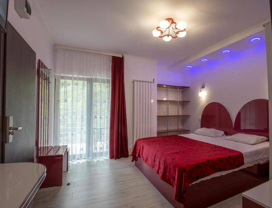 Recuperare si Tratament Balnear 2023 Herculane Hotel Holiday Maria