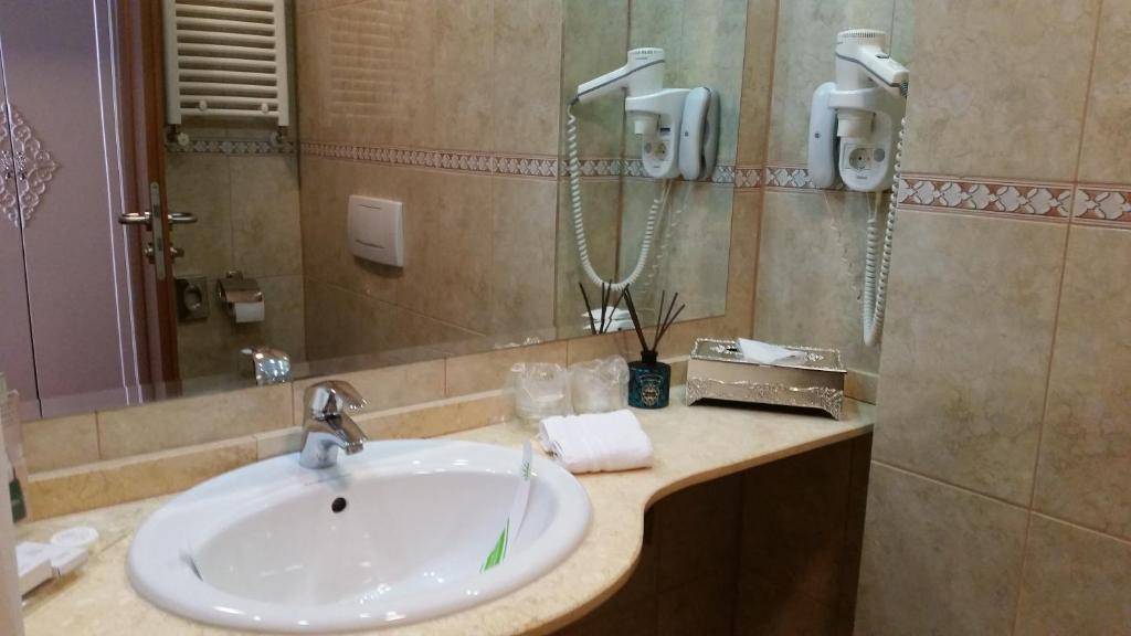 Sejur odihna la Munte 2022 Sinaia Hotel Carpathia****