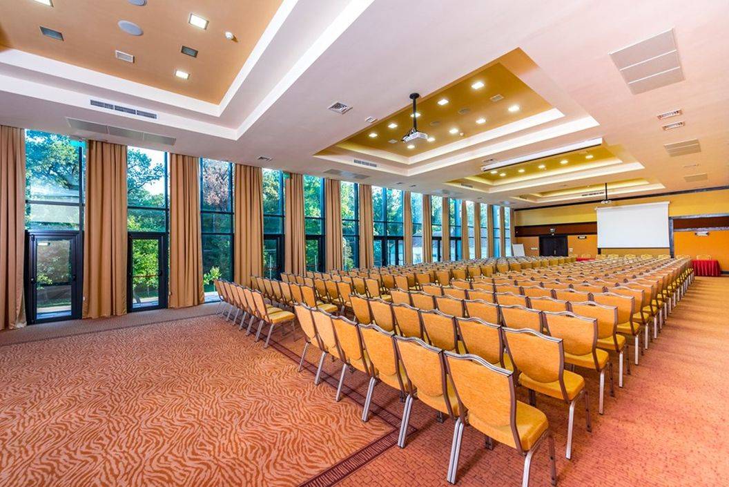 Vacanta pentru Relaxare 2025 Creeaza-ti propria vacanta Buzias Hotel Phoenix****