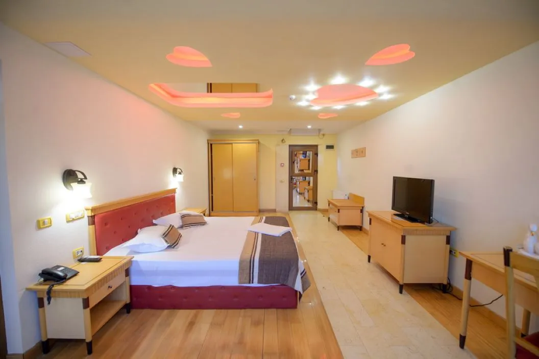 Sejur litoral 2026 Mamaia Hotel La Scoica Land