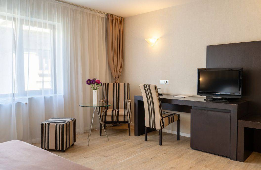 Cazare 2023 Bucuresti Hotel Parliament****