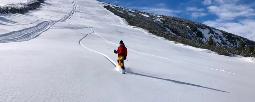 Revelion 2027 la schi în Bulgaria: Zăpadă impecabilă, SPA de top și petrecerea anului în Bansko 