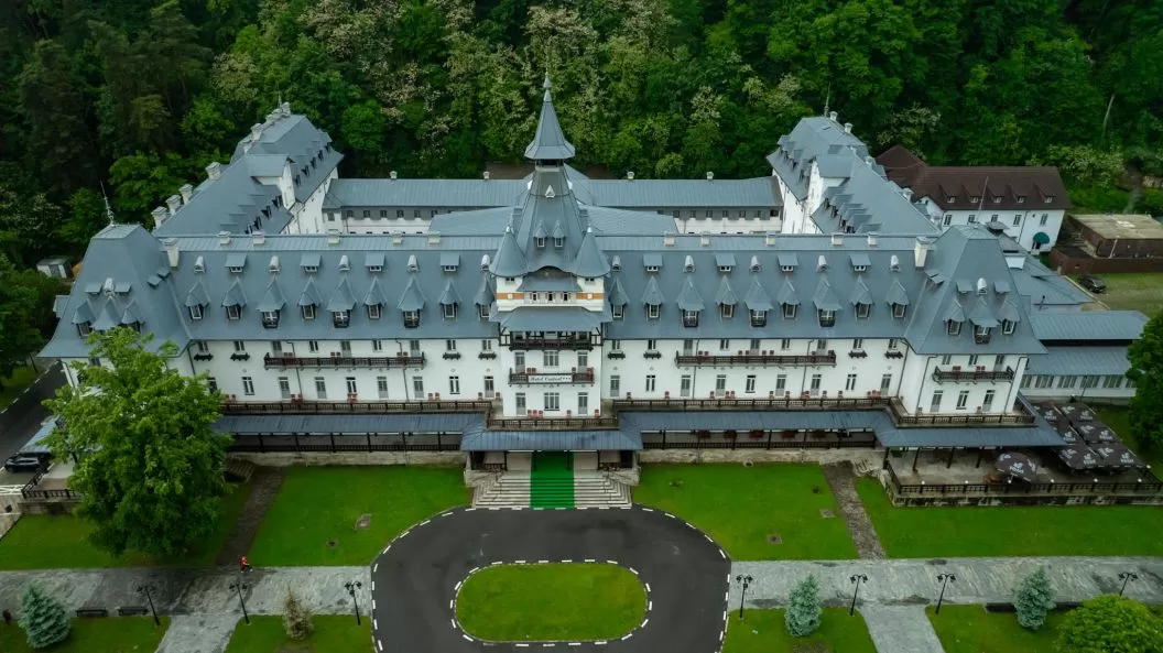Oferta Speciala Odihna si Relaxare Munte 2025 Calimanesti Hotel Central