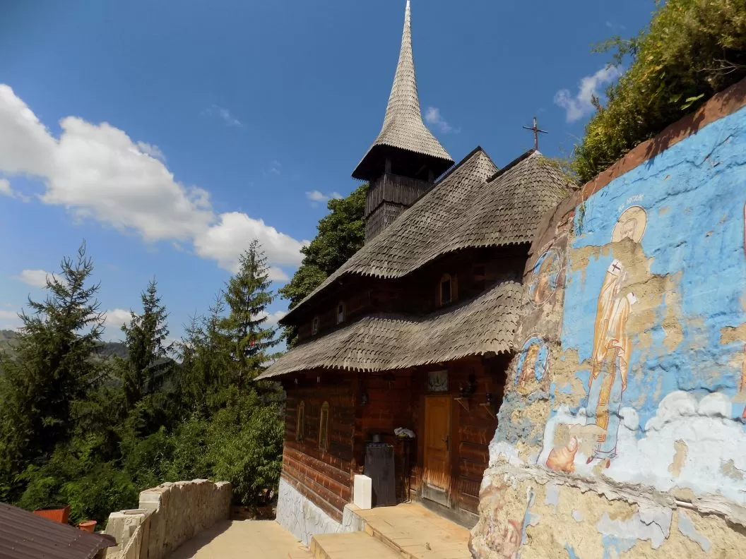 Expeditie in Natura si Sacralitate